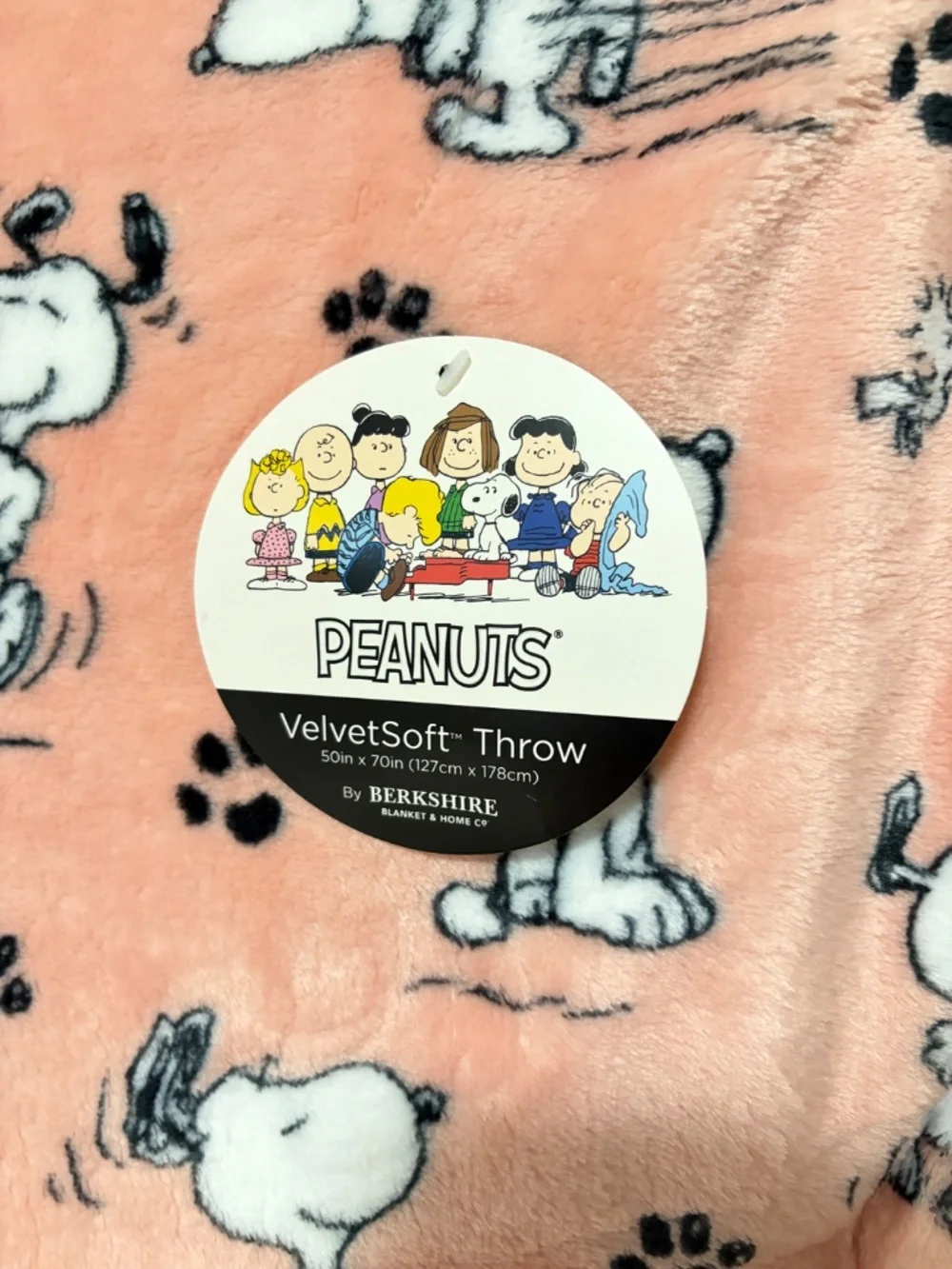 Berkshire VelvetLoft Peanuts Snoopy with Paw Print Throw Blanket. Peach 50"X70" - Picture 2 of 2